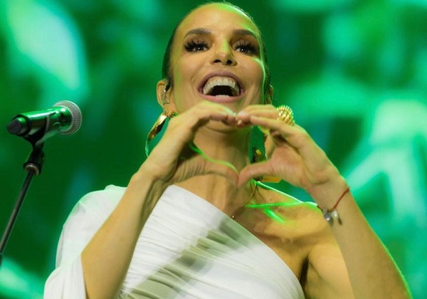 Ivete Sangalo aparece nas redes sociais após hiato: ‘Estou Vivendo’