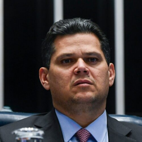 Alcolumbre elogia Lula em meio à crise por indicação de Messias ao STF