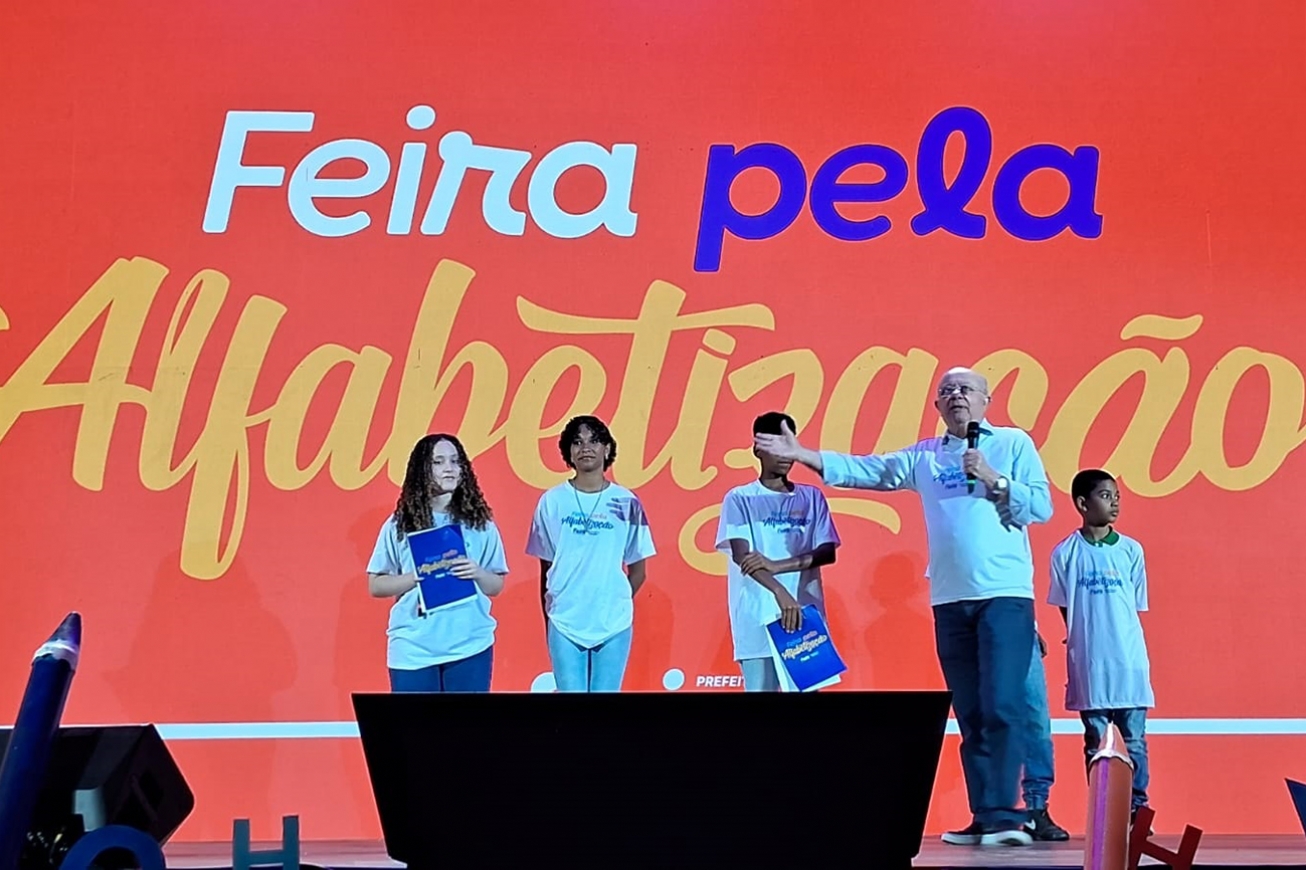 Feira de Santana é reconhecida com o Selo Nacional Compromisso com a Alfabetização