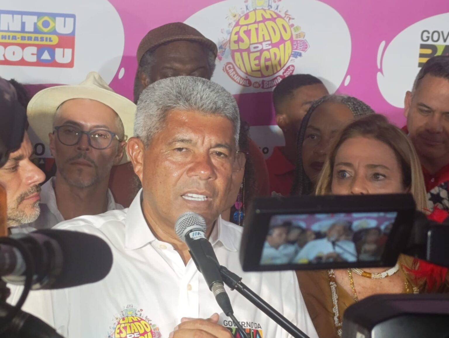 O governador Jerônimo Rodrigues participou, nesta quinta-feira (12), da abertura oficial do Carnaval de Salvador