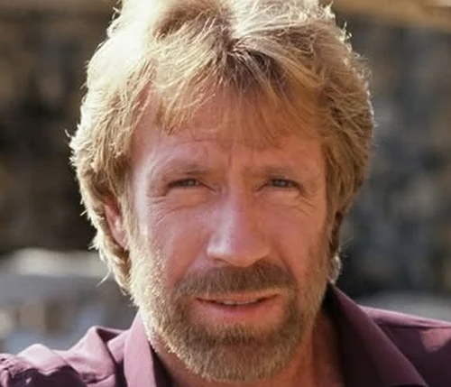 Morre Chuck Norris, lenda dos filmes de ação, aos 86 anos