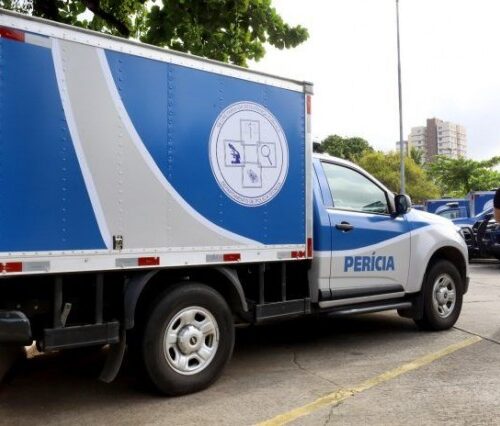 Mulher é morta com golpe de faca e marido agredido com marreta em Feira de Santana