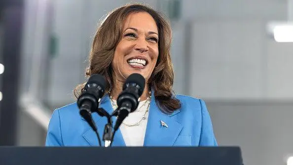 “Trump está arrastando EUA para guerra que o povo não quer”, diz Kamala