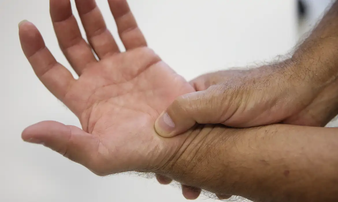 Conheça tratamentos garantidos pelo SUS a pessoas com fibromialgia