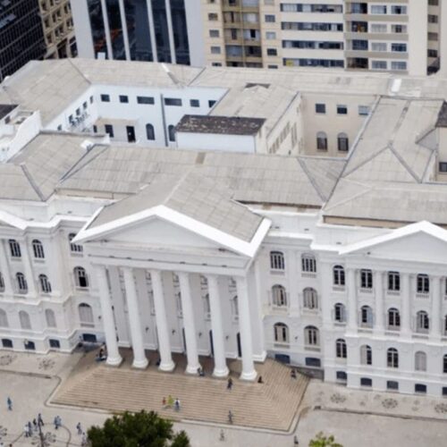 Polícia investiga suposto desafio para estuprar aluna de medicina na UFPR