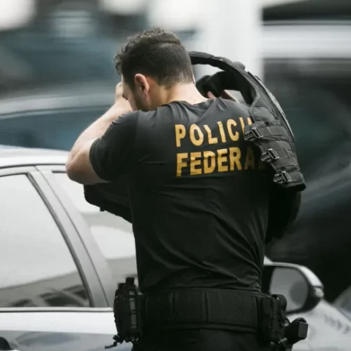 PF cumpre mandados contra hackers suspeitos de atuarem para Vorcaro