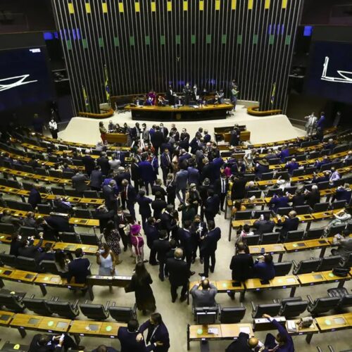 Revisão da Ficha Limpa tensiona cenário eleitoral nos estados