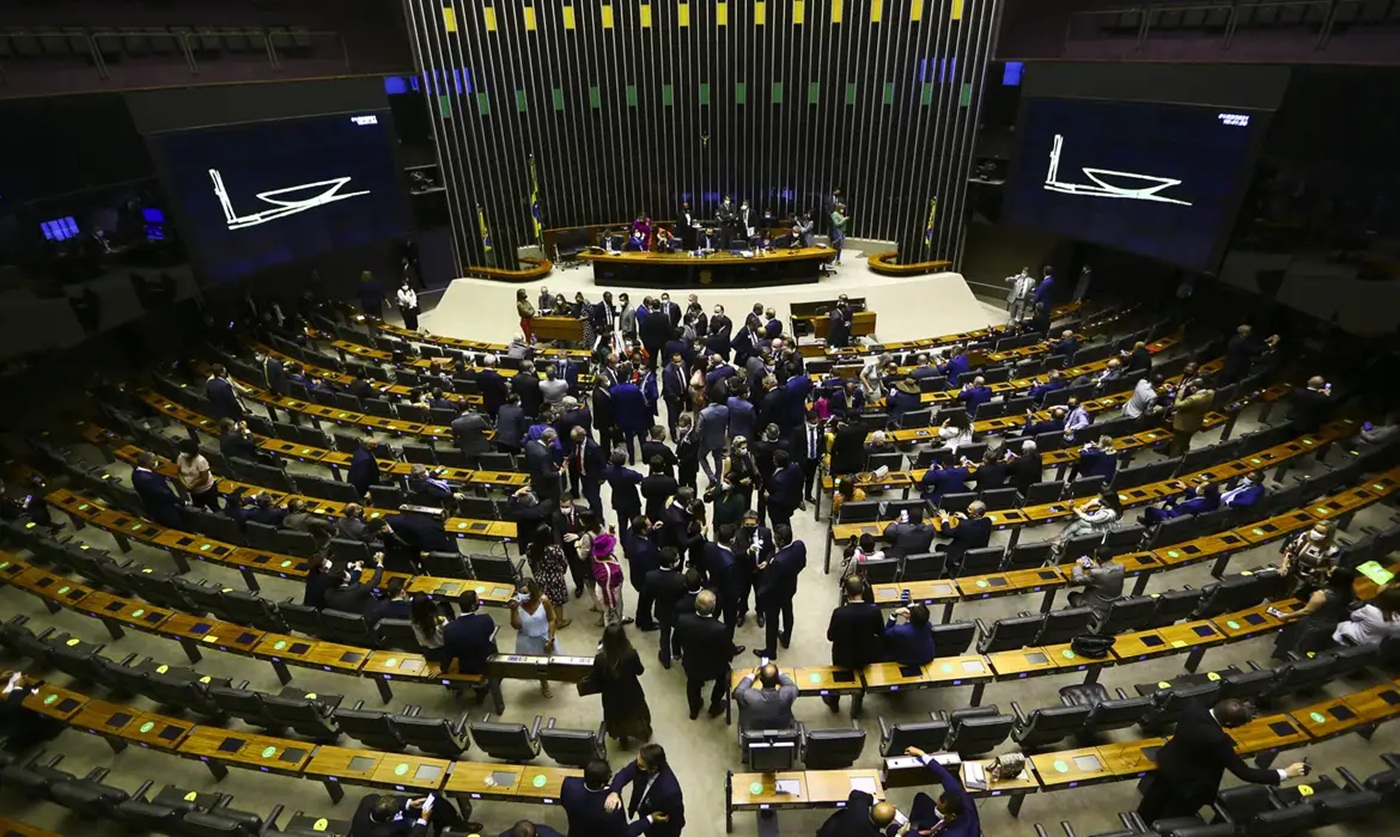 Revisão da Ficha Limpa tensiona cenário eleitoral nos estados