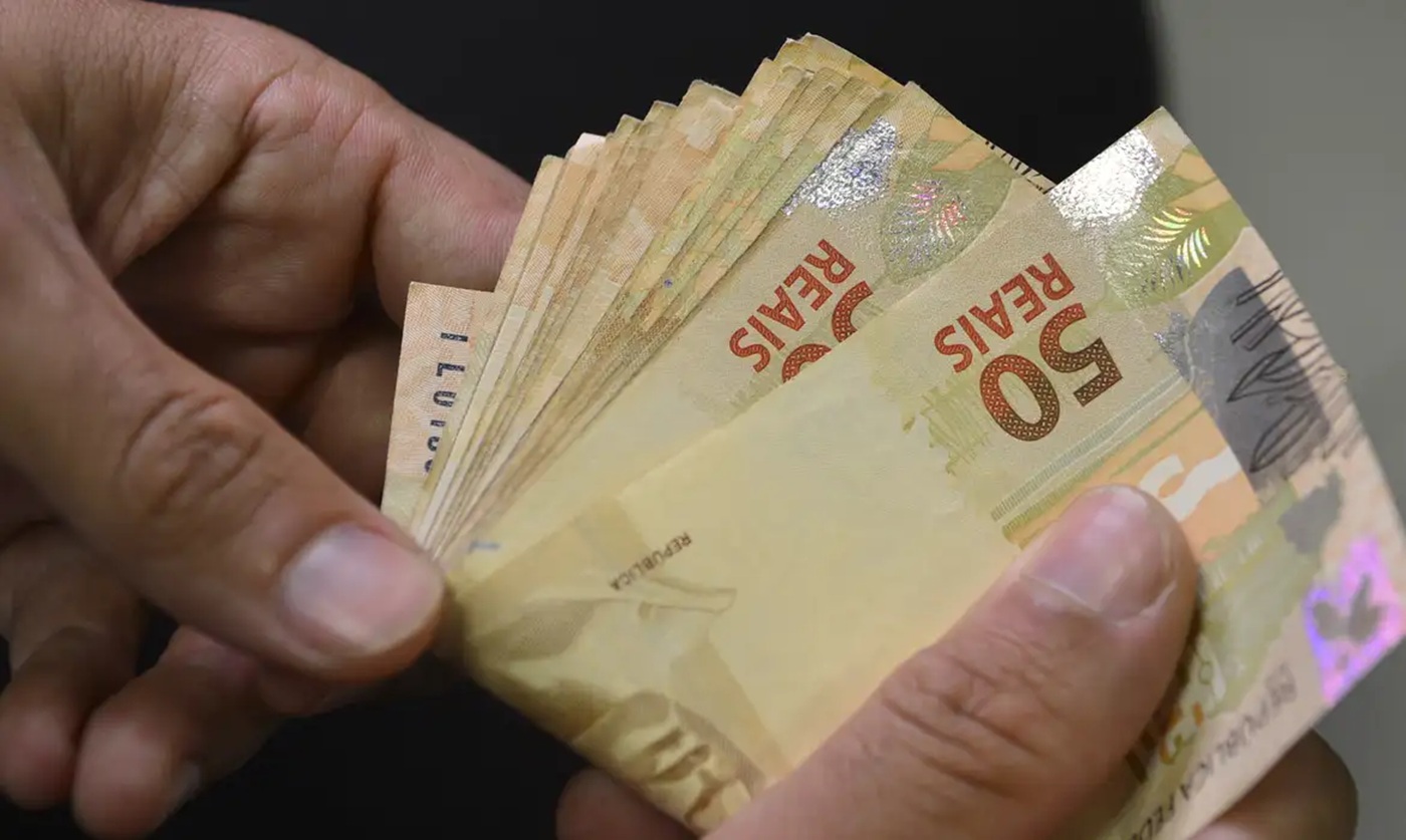 Fundo eleitoral: partidos de Lula e Bolsonaro recebem quantia bilionária