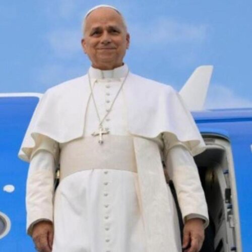 Papa diz que abusos sexuais representam praga para a Igreja e cobra reparação