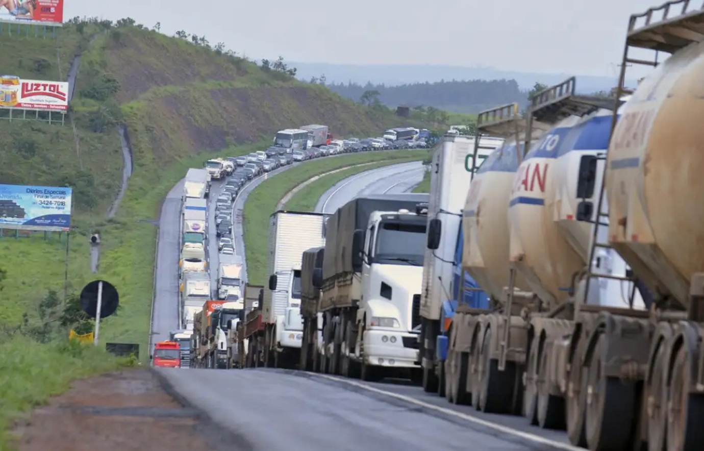 Só 20% das rodovias do Brasil têm alto padrão de segurança , diz CNT