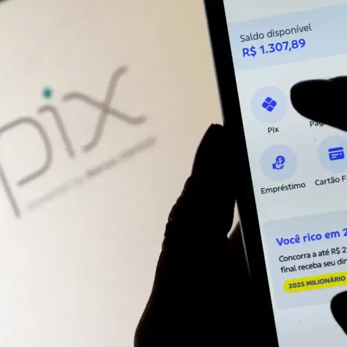 Pix por aproximação deixa de ter limite diário de R$ 500
