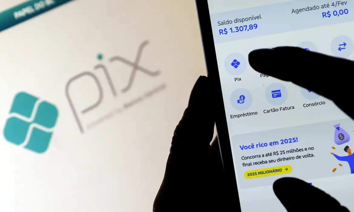 Pix por aproximação deixa de ter limite diário de R$ 500