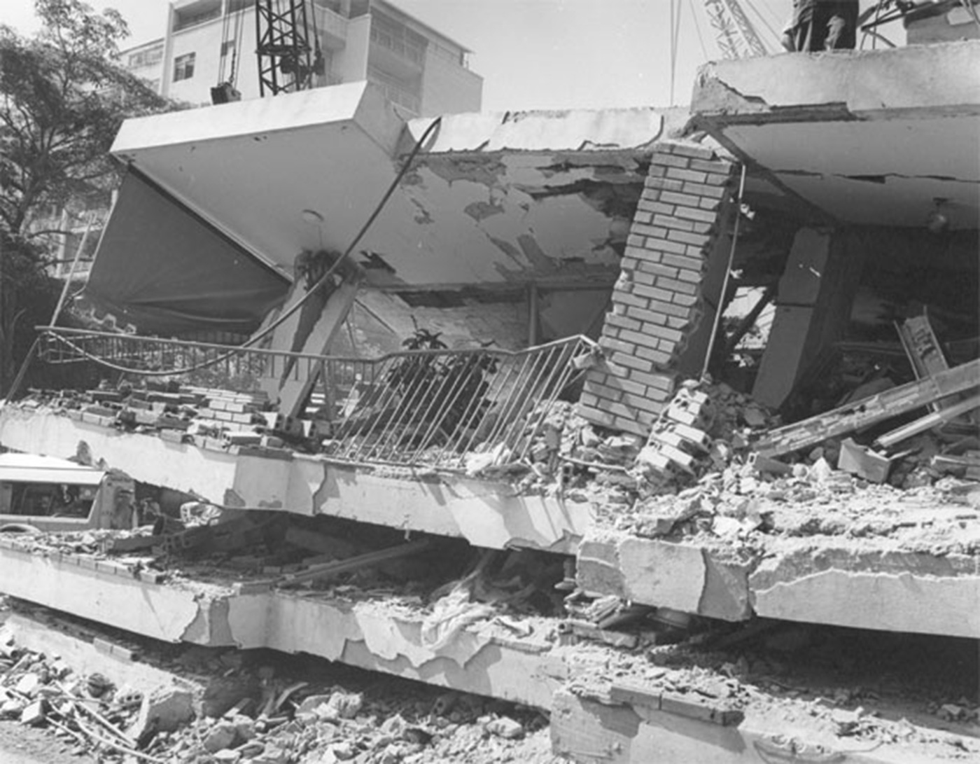 Terremoto de 7,5 derruba prédios em Caracas; há 164 mortes já confirmadas