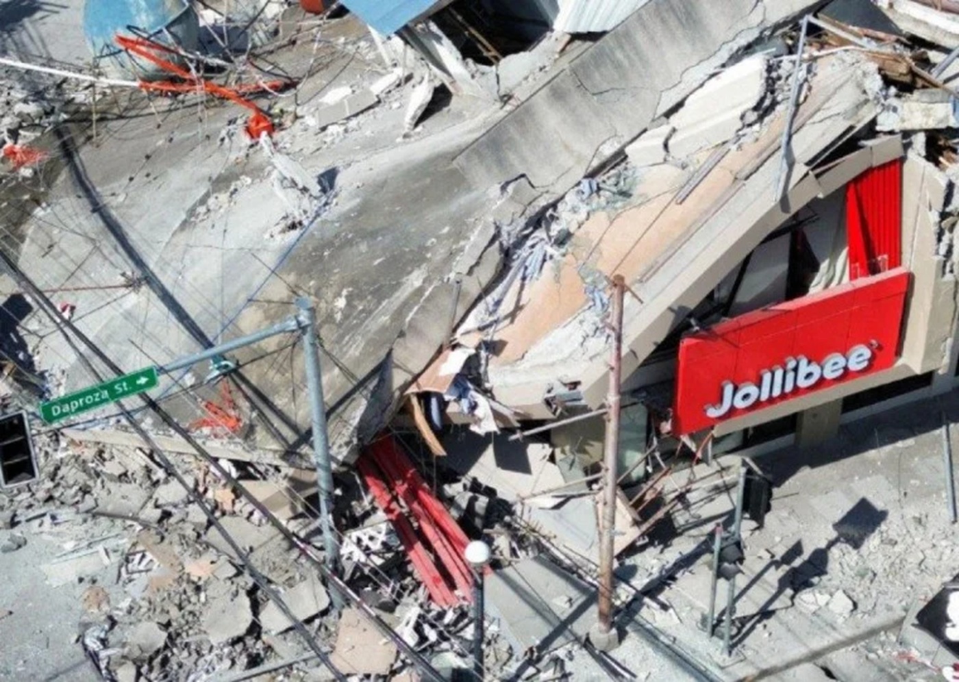 Alerta de tsunami: 15 pessoas morrem após terremoto de 7,8 nas Filipinas